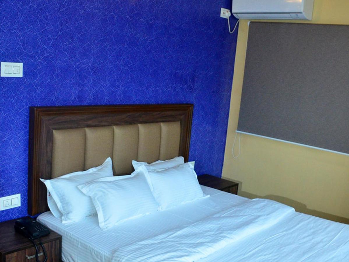 Hotel Aloka Residency Kolkata Exterior photo