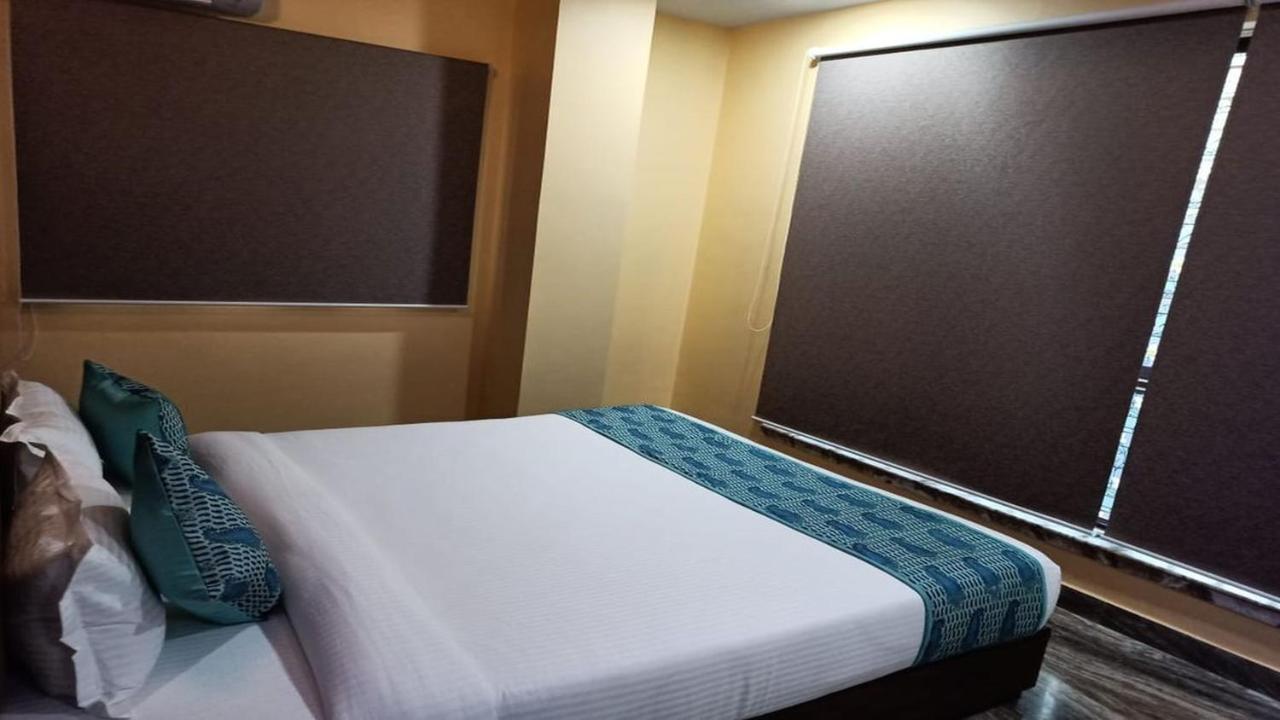 Hotel Aloka Residency Kolkata Exterior photo
