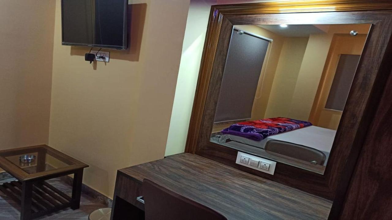 Hotel Aloka Residency Kolkata Exterior photo